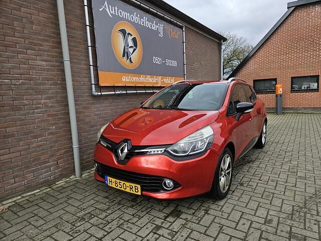 Occasion Renault Clio GrandTour LIMITED 90 PK (66 kW) 2016 Rood Stationwagen