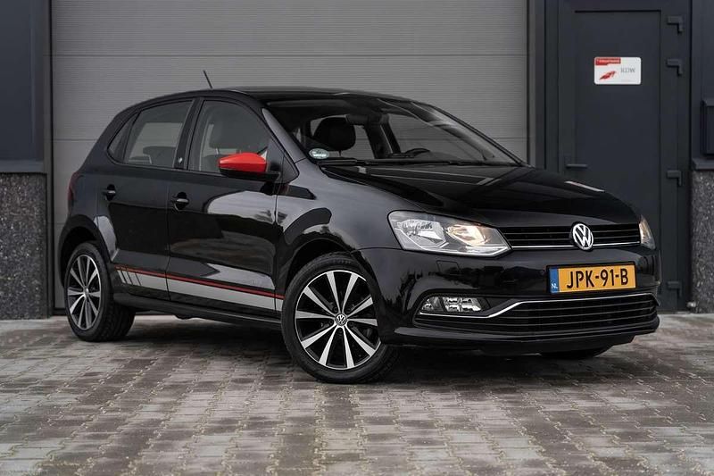 Zwart Occasion 2016 VW Polo Highline Hatchback | € 8.690 (Iets duurder) - Afbeelding 1/4