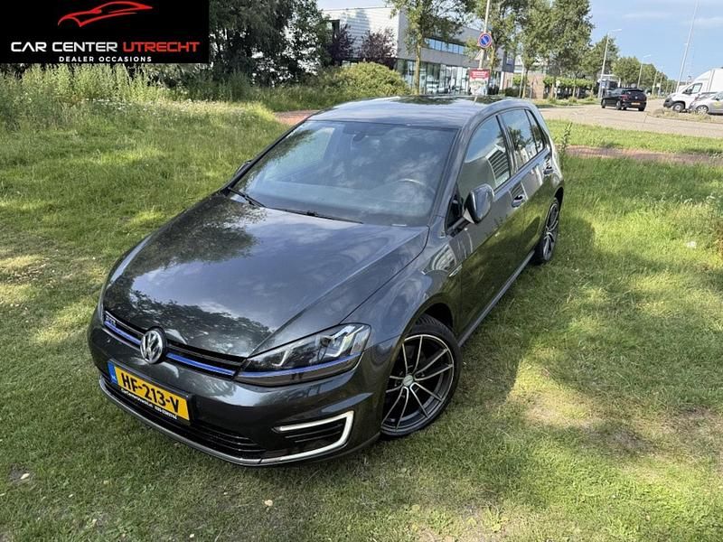 Zwart Gebruikt 2015 VW Golf VII GTE Hatchback | € 11.950 (Eerlijke prijs) - Afbeelding 1/4