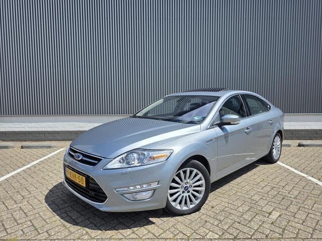 Grijs Gebruikt 2013 Ford Mondeo Platinum Hatchback | € 8.950 (Goede deal) - Afbeelding 1/4