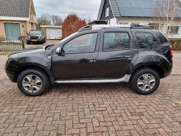 Gebruikt 2017 Dacia Duster Black Shadow | € 7.999 (Super prijs) - Afbeelding 1/4