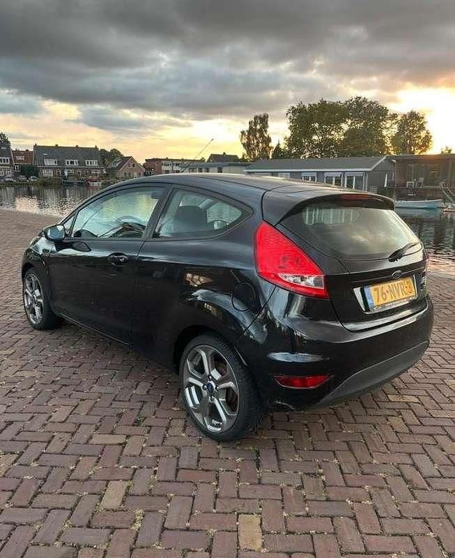 Zwart Gebruikt 2010 Ford Fiesta Limited Hatchback | € 1.687 (Super prijs) - Afbeelding 1/4