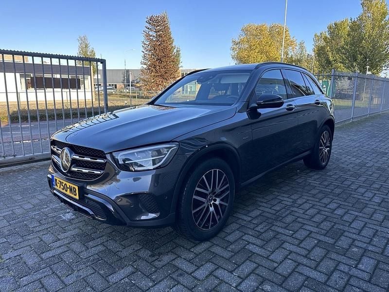 Grijs Gebruikt 2020 Mercedes GLC300e Business SUV | € 28.750 (Super prijs) - Afbeelding 1/4