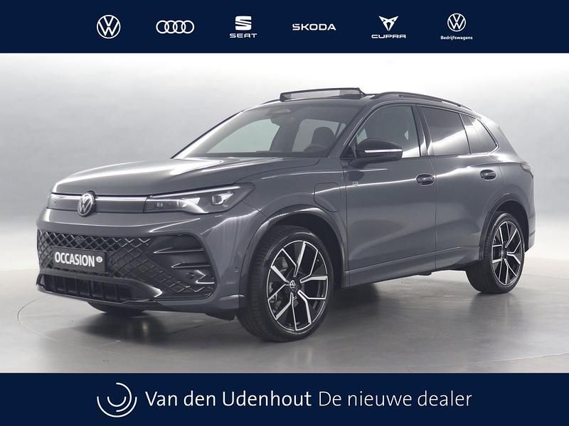 Grijs Gebruikt 2025 VW Tiguan R-line Edition SUV | € 53.850 (Eerlijke prijs) - Afbeelding 1/4