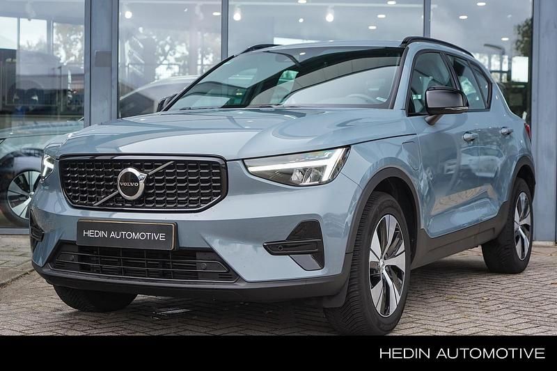 Grijs Gebruikt 2022 Volvo XC40 Plus SUV | € 33.995 (Eerlijke prijs) - Afbeelding 1/4