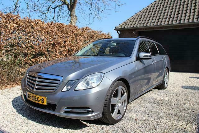 Grijs Gebruikt 2011 Mercedes E200 Stationwagen | € 15.500 (Duur) - Afbeelding 1/4
