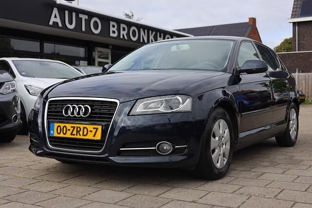 Blauw Gebruikt 2013 Audi A3 Sportback Comfort Hatchback | € 5.950 (Super prijs) - Afbeelding 1/4