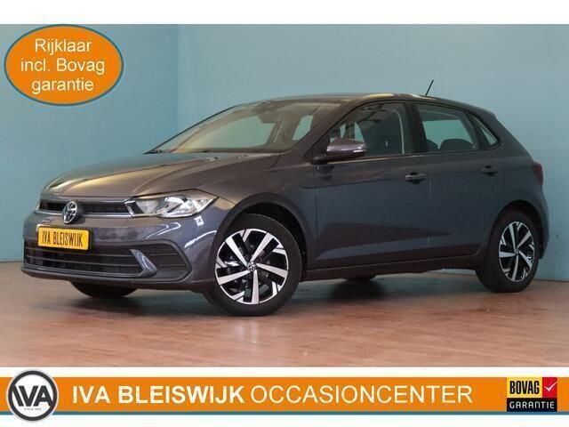 Grijs Gebruikt 2023 VW Polo Business Hatchback | € 23.888 (Eerlijke prijs) - Afbeelding 1/3
