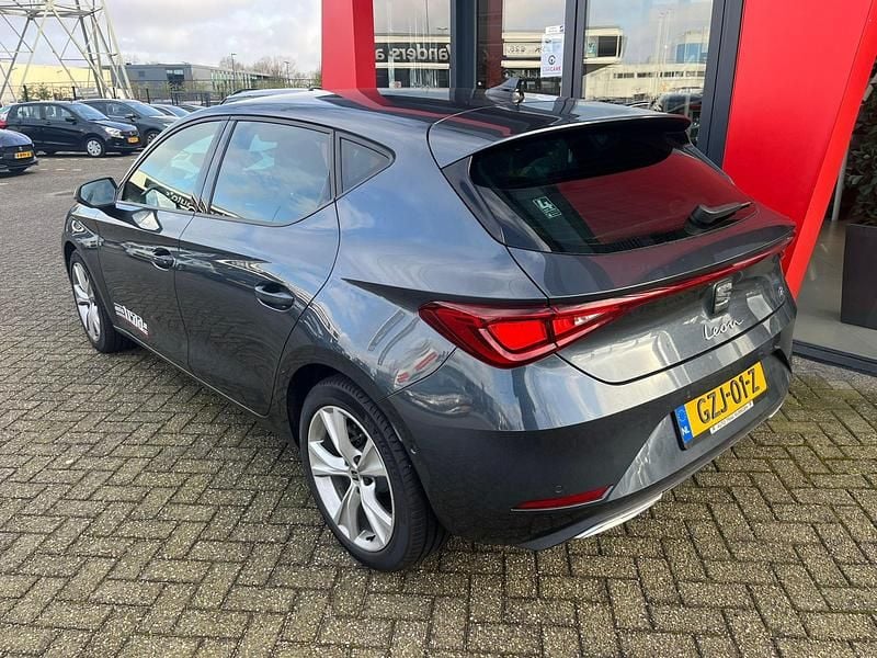 Occasion Seat Leon Business 150 PK (110 kW) 2025 Grijs Hatchback