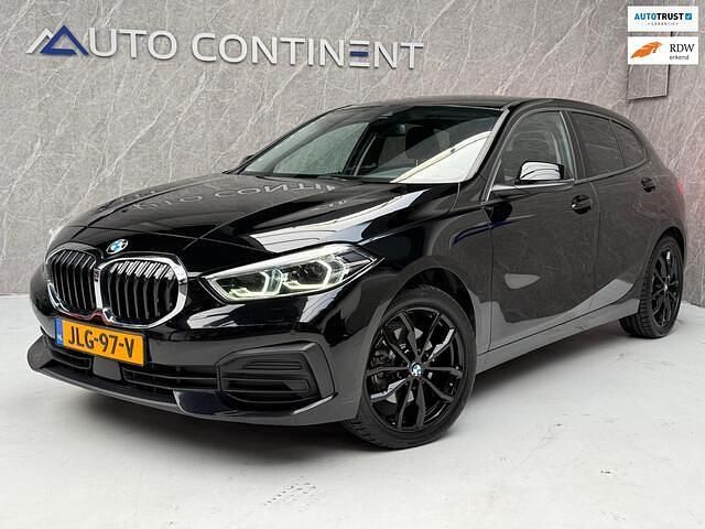 Zwart Gebruikt 2020 BMW 116 Executive Hatchback | € 17.950 (Eerlijke prijs) - Afbeelding 1/4
