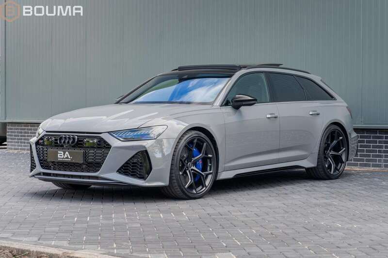 Grijs, metallic lak Gebruikt 2024 Audi RS6 Performance Sedan | € 213.000 - Afbeelding 1/4