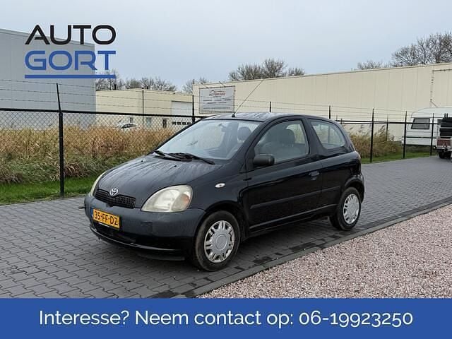 Zwart Gebruikt 2000 Toyota Yaris Terra Hatchback | € 750 (Eerlijke prijs) - Afbeelding 1/4