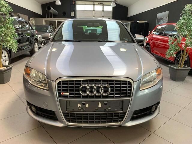 Grijs Gebruikt 2006 Audi A4 S-Line Sedan | € 3.900 - Afbeelding 1/4