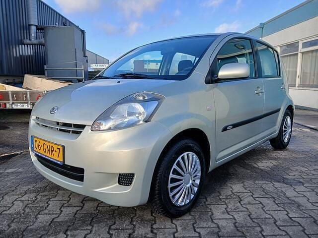 Occasion Daihatsu Sirion 91 PK (66 kW) 2008 Beige Hatchback