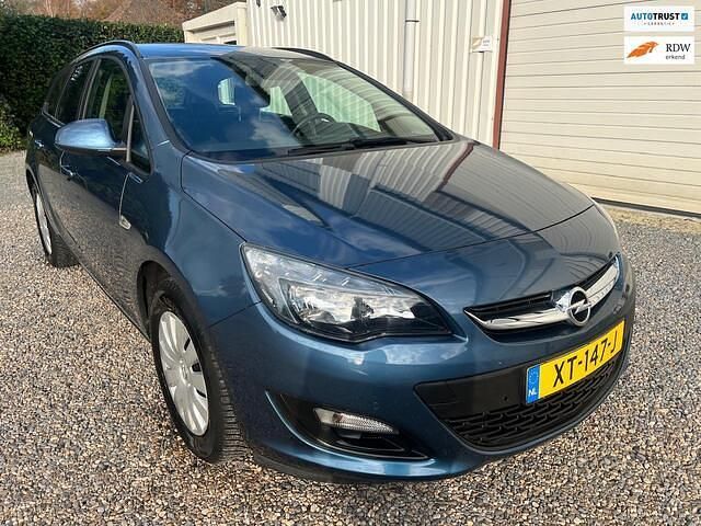 Blauw Occasion 2015 Opel Astra Edition Stationwagen | € 5.999 (Goede deal) - Afbeelding 1/4