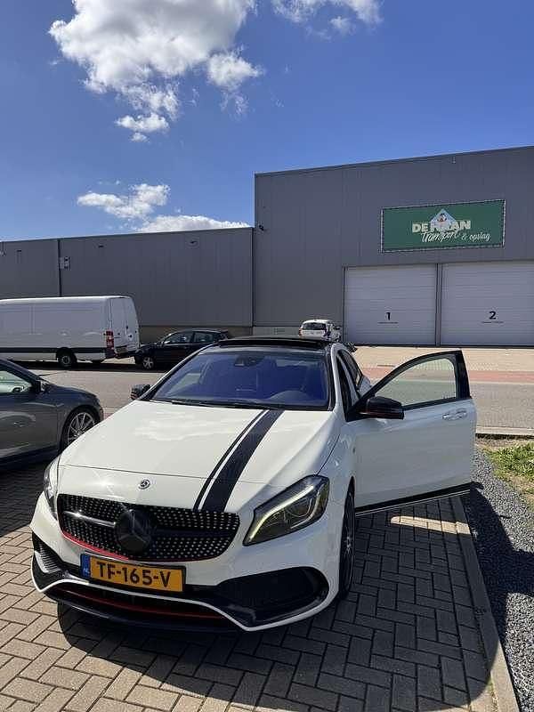 Wit Gebruikt 2016 Mercedes A250 Sedan | € 19.000 - Afbeelding 1/4