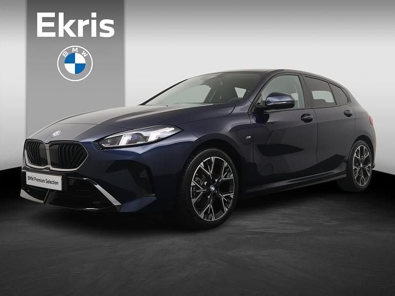 Blauw Gebruikt 2025 BMW 120 M Sport Hatchback | € 39.900 (Super prijs) - Afbeelding 1/4