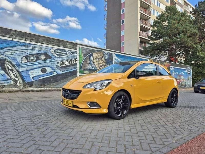 Oranje Occasion 2017 Opel Corsa Color Edition Hatchback | € 5.950 (Goede deal) - Afbeelding 1/4