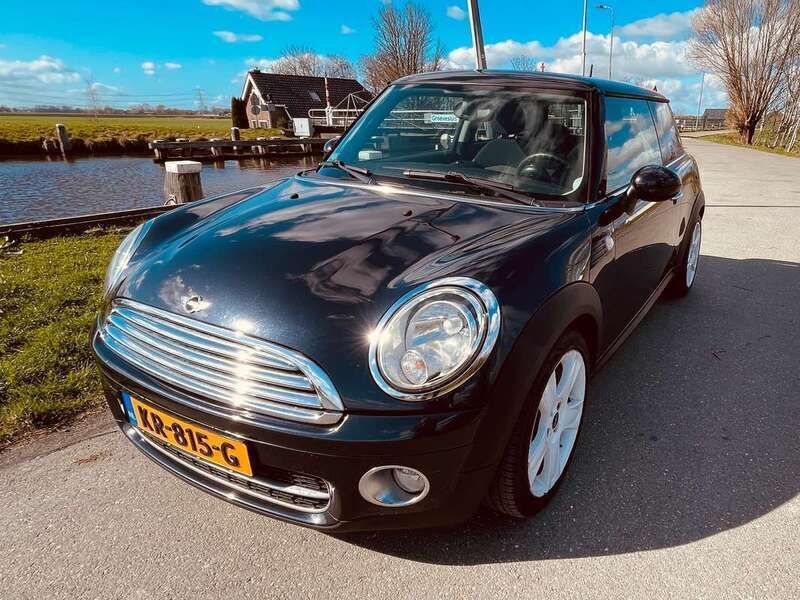 Zwart Gebruikt 2009 Mini Cooper Hatchback | € 4.000 (Eerlijke prijs) - Afbeelding 1/4
