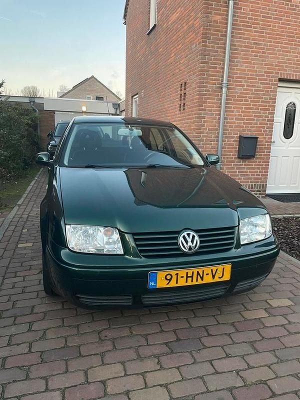 Groen Occasion 2001 VW Bora Comfortline Sedan | € 2.600 (Iets duurder) - Afbeelding 1/4