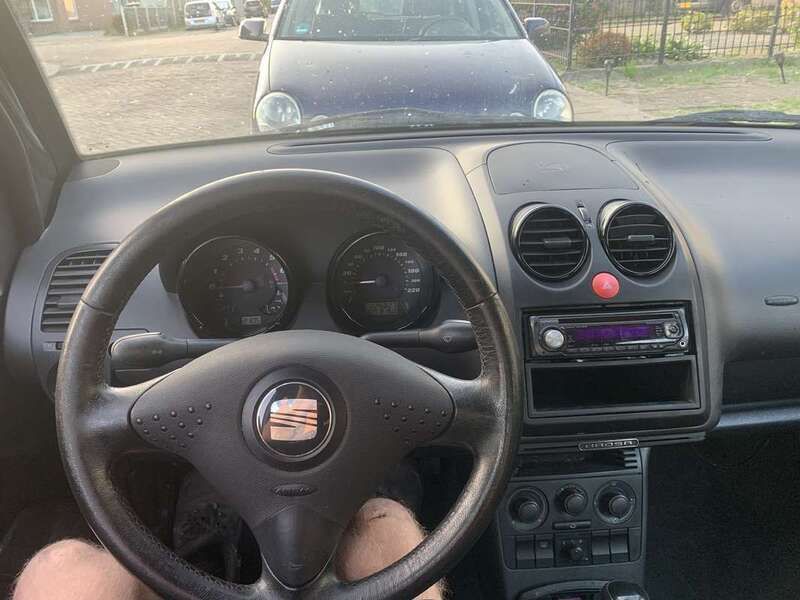 Zwart Gebruikt 2004 Seat Arosa Stella Hatchback | € 650 (Goede deal) - Afbeelding 1/4