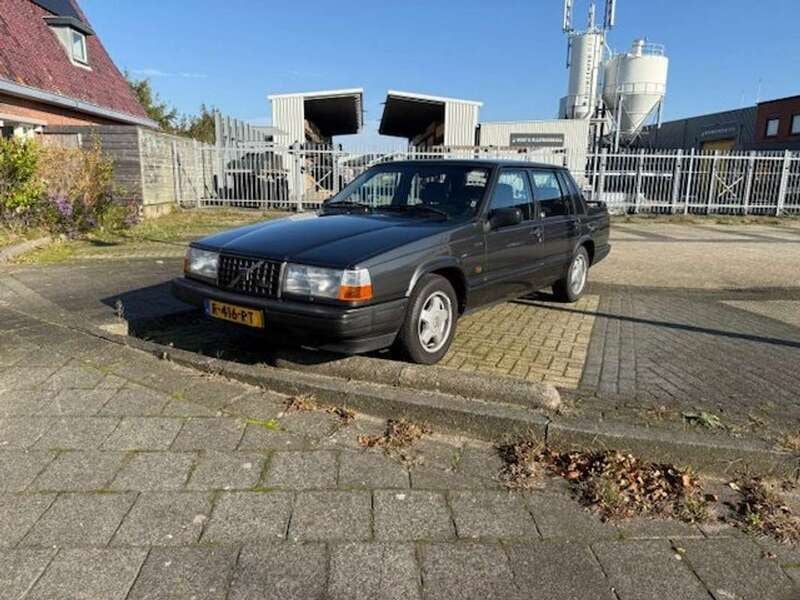 Grijs Gebruikt 1990 Volvo 740 Sedan | € 8.500 - Afbeelding 1/4
