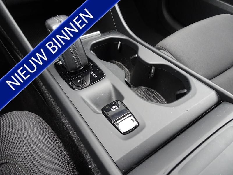 Wit Gebruikt 2018 Volvo XC40 Momentum SUV | € 23.950 (Eerlijke prijs) - Afbeelding 1/1