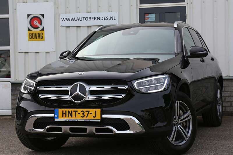Zwart, metallic lak Gebruikt 2022 Mercedes GLC300 SUV | € 43.900 (Super prijs) - Afbeelding 1/4