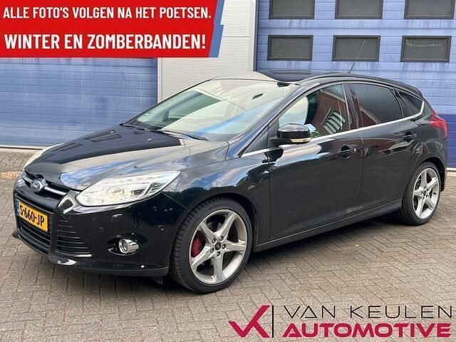 Zwart Gebruikt 2011 Ford Focus Titanium Hatchback | € 7.895 (Iets duurder) - Afbeelding 1/4