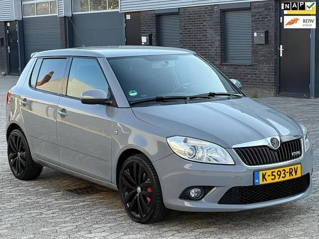 Grijs Gebruikt 2011 Skoda Fabia RS Hatchback | € 6.999 (Iets duurder) - Afbeelding 1/4