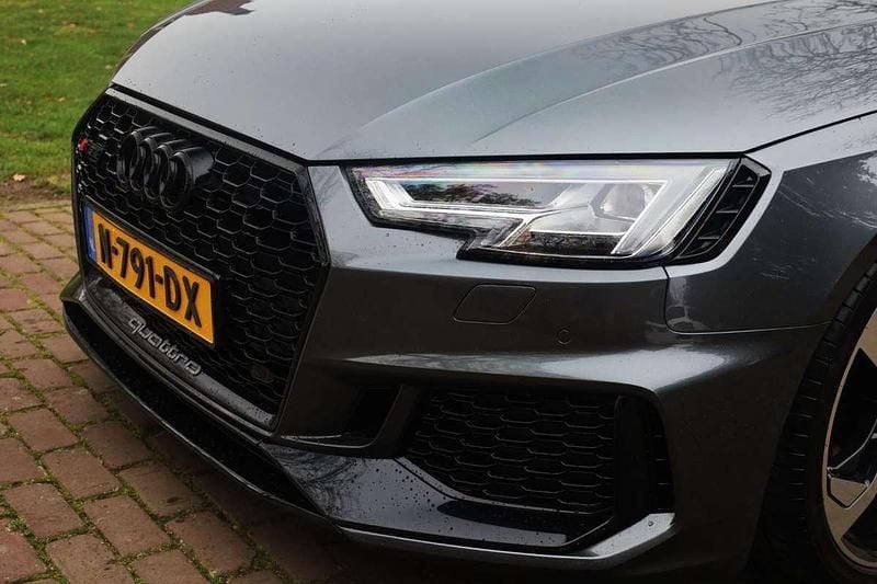 Occasion Audi RS4 Comfort 451 PK (331 kW) 2018 Grijs (metallic) Stationwagen