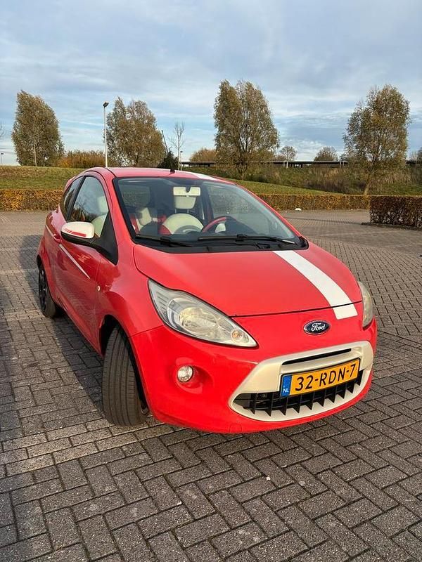 Occasion Ford Ka S 69 PK (50 kW) 2011 Rood MPV