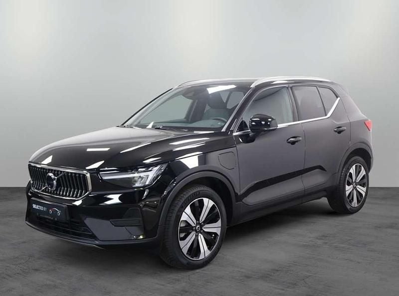 Zwart Gebruikt 2022 Volvo XC40 Plus SUV | € 35.949 (Goede deal) - Afbeelding 1/4
