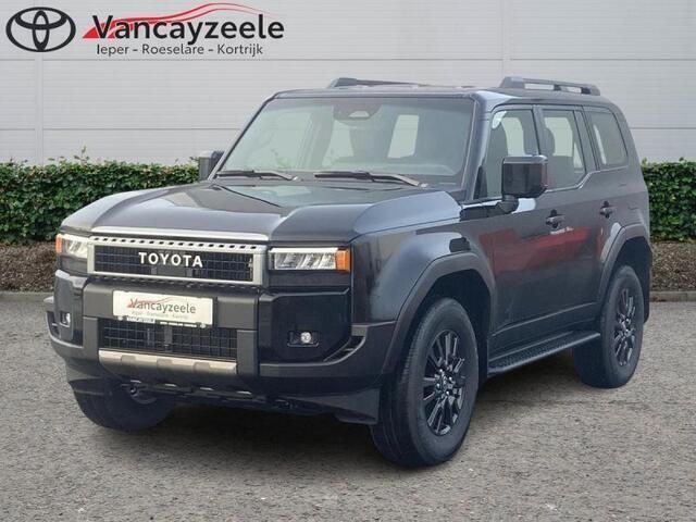 Zwart Nieuw 2025 Toyota Land Cruiser TX SUV | € 81.200 - Afbeelding 1/3