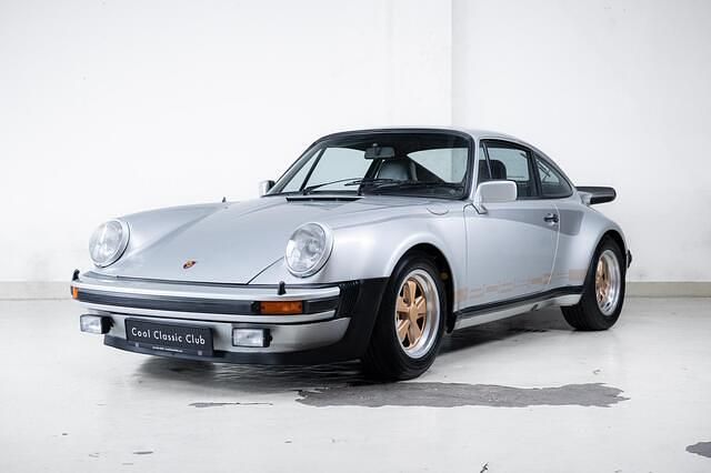 Grijs Occasion 1975 Porsche 911 | € 180.000 - Afbeelding 1/4
