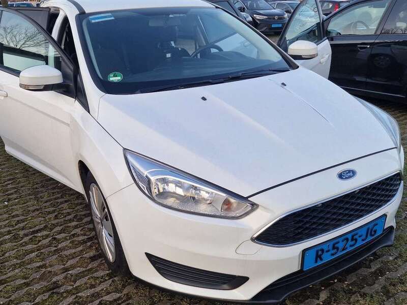 Wit Gebruikt 2016 Ford Focus Stationwagen | € 9.750 (Iets duurder) - Afbeelding 1/4
