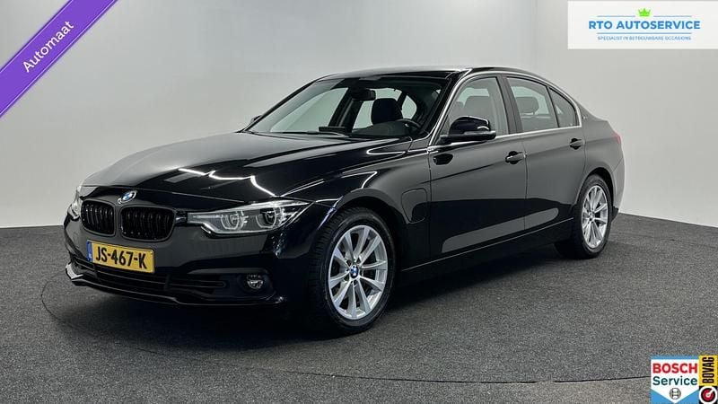 Zwart Gebruikt 2016 BMW 330e Executive Sedan | € 18.500 (Goede deal) - Afbeelding 1/4