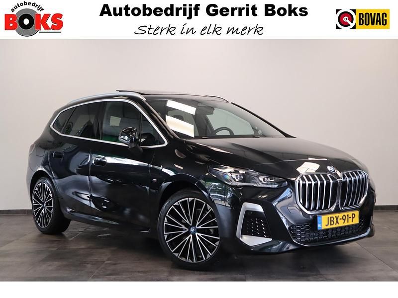 Zwart Gebruikt 2023 BMW 225 Active Tourer M Sport MPV | € 37.444 (Eerlijke prijs) - Afbeelding 1/3