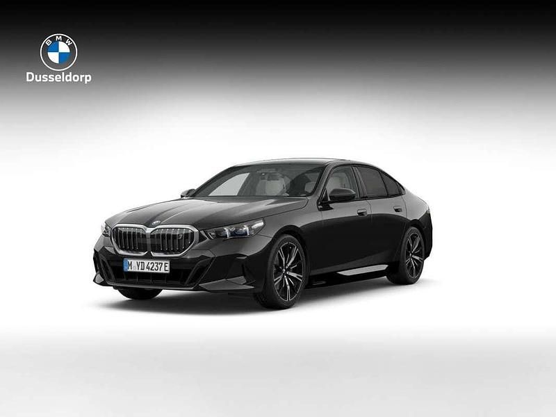 Zwart Nieuw 2025 BMW i5 M Sport Sedan | € 79.982 (Super prijs) - Afbeelding 1/4