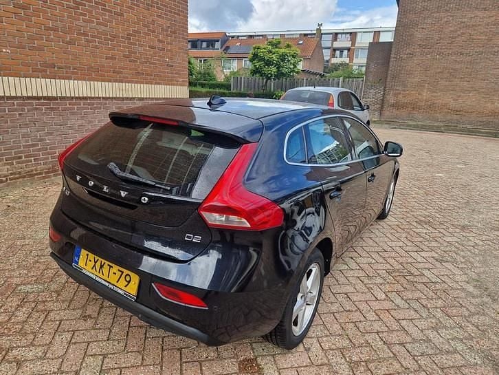 Zwart Gebruikt 2014 Volvo V40 Momentum Hatchback | € 5.000 (Goede deal) - Afbeelding 1/4