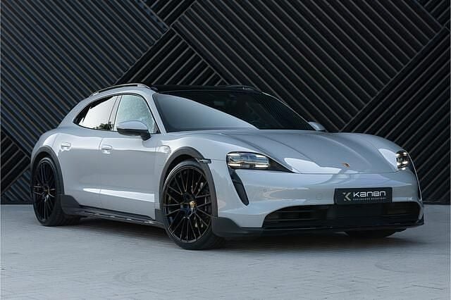 Beige Gebruikt 2021 Porsche Taycan Cross Turismo Sedan | € 64.900 (Goede deal) - Afbeelding 1/4