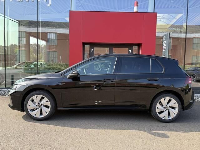 Nieuw VW Golf 2025 Zwart Sedan