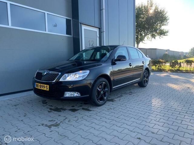 Zwart Gebruikt 2011 Skoda Octavia Business Line Hatchback | € 9.499 (Duur) - Afbeelding 1/4
