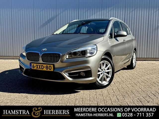 Grijs Gebruikt 2014 BMW 218 Executive Stationwagen | € 11.249 (Eerlijke prijs) - Afbeelding 1/4