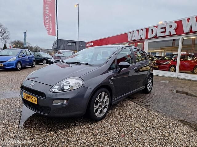 Grijs Occasion 2015 Fiat Punto Evo Street Hatchback | € 5.350 (Iets duurder) - Afbeelding 1/4