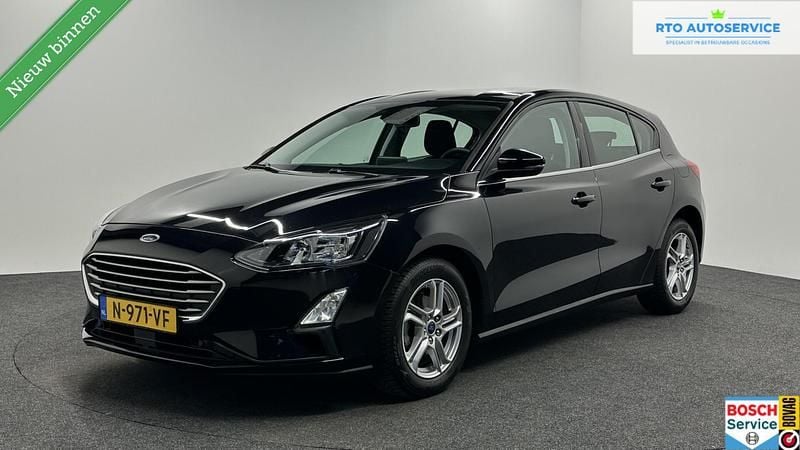 Zwart Gebruikt 2022 Ford Focus Business Edition Hatchback | € 16.500 (Goede deal) - Afbeelding 1/4