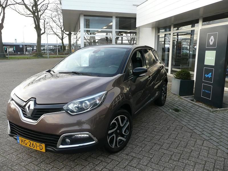 Bruin Gebruikt 2015 Renault Captur Dynamique SUV | € 9.945 (Eerlijke prijs) - Afbeelding 1/4