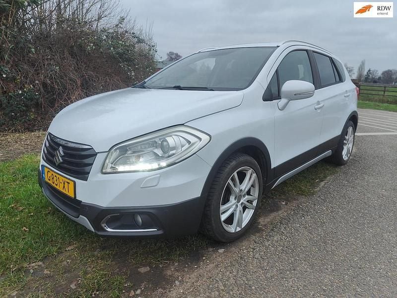Wit Gebruikt 2014 Suzuki SX4 SUV | € 12.500 (Eerlijke prijs) - Afbeelding 1/4