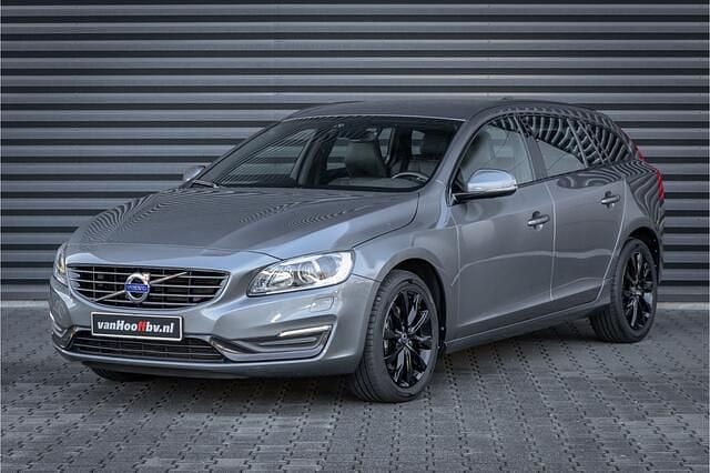 Grijs Gebruikt 2017 Volvo V60 Dynamic Stationwagen | € 14.900 (Goede deal) - Afbeelding 1/4