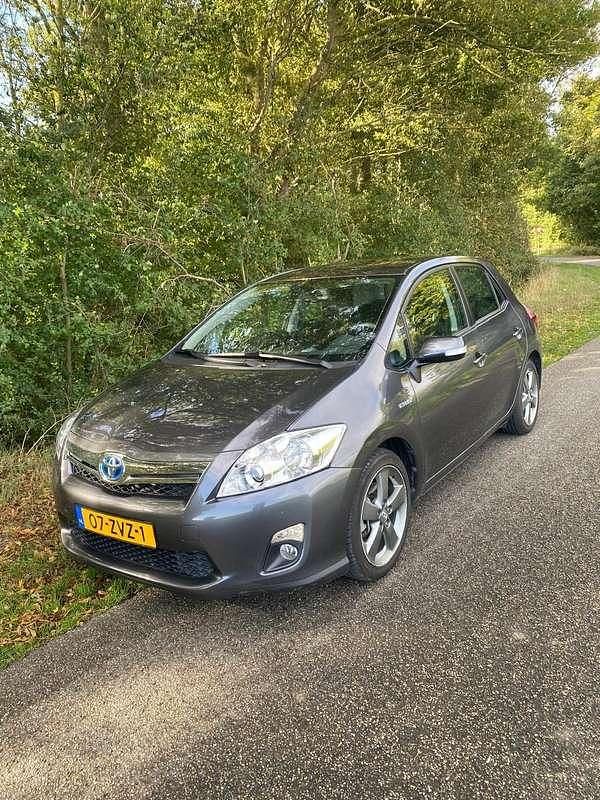 Grijs Gebruikt 2013 Toyota Auris MPV | € 11.000 (Eerlijke prijs) - Afbeelding 1/4